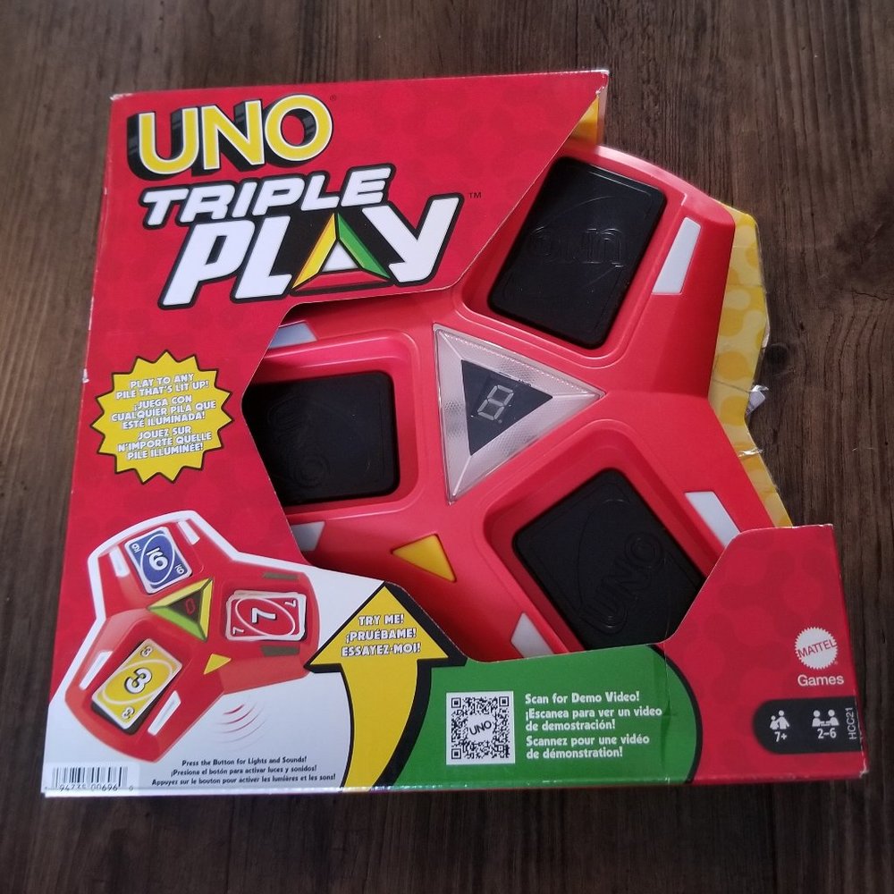 UNO Triple Play Card Game with Card-Holder Unit with Lights & Sounds & 112 Cards